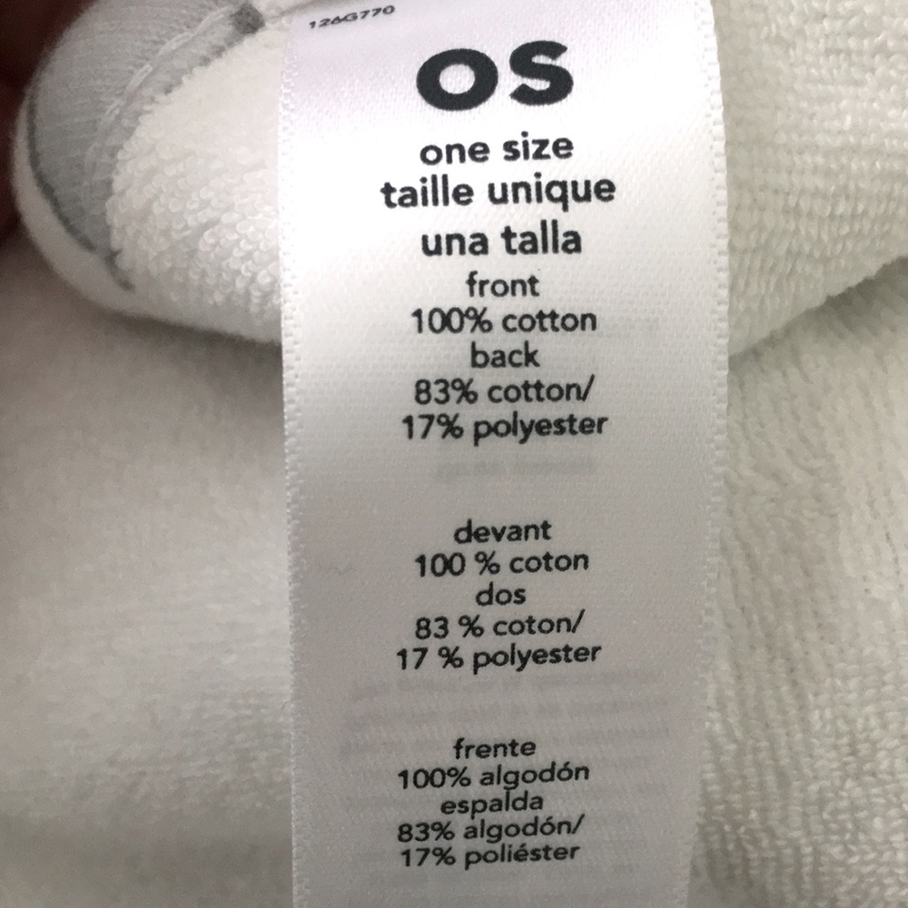 Carter’s 2 piece set includes burp cloth and cap - Picture 3 of 4